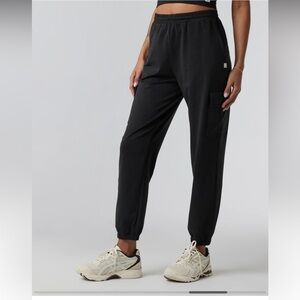 Vuori Black Boyfriend jogger size Small